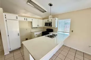 1053 Lilac St, Hemet, CA 92545 - Photo 2
