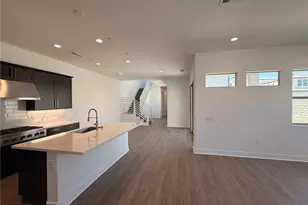 27415 Creekwood Ln, Valencia, CA 91381 - Photo 4
