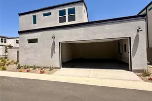 27415 Creekwood Ln, Valencia, CA 91381 - Photo 2