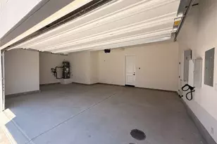 27403 Creekwood Ln, Valencia, CA 91381 - Photo 2