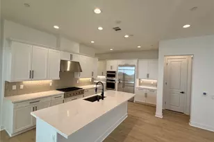 27430 Creekwood Ln, Valencia, CA 91381 - Photo 2