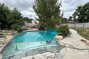 549 Reservoir Rd, Mentone, CA 92359 - Photo 2