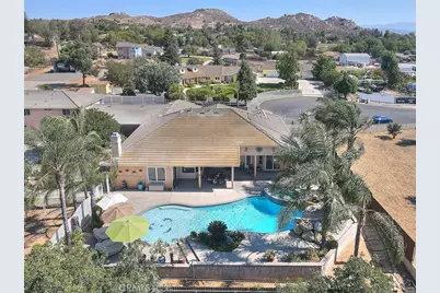 17292 Bali, Riverside, CA 92504 - Photo 8