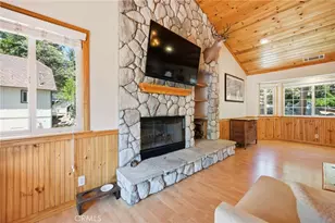 915 Brentwood Dr, Lake Arrowhead, CA 92352 - Photo 18