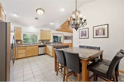 915 Brentwood Drive, Lake Arrowhead, CA 92352 - Photo 26
