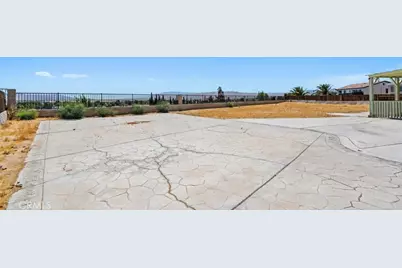 17681 View Mount Court, Victorville, CA 92395 - Photo 36