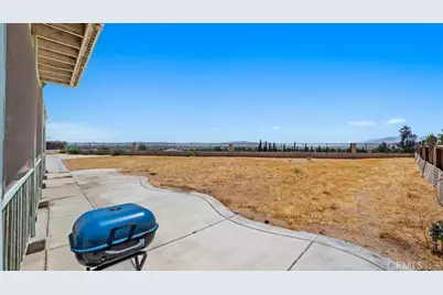 17681 View Mount Court, Victorville, CA 92395 - Photo 32