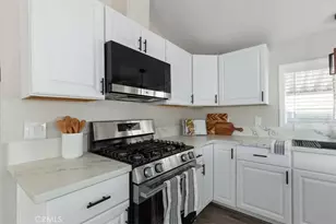 201 Rd Runner Ln, Fountain Valley, CA 92708 - Photo 6
