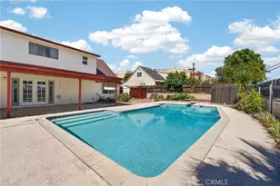 26271 Edgemont Dr, Highland, CA 92346 - Photo 2