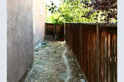 116 Boston, Beaumont, CA 92223 - Photo 34