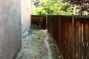 116 Boston, Beaumont, CA 92223 - Photo 34