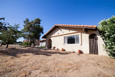 8899 Camphor Avenue, Hesperia, CA 92345 - Photo 6