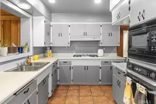 20505 Claremont Ave, Riverside, CA 92507 - Photo 18
