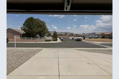 13520 Bordeaux Court, Apple Valley, CA 92308 - Photo 22