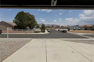 13520 Bordeaux Ct, Apple Valley, CA 92308 - Photo 22