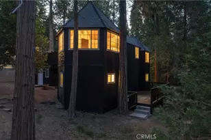 308 Cedarbrook Dr, Twin Peaks, CA 92391 - Photo 4
