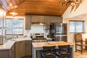 308 Cedarbrook Dr, Twin Peaks, CA 92391 - Photo 16