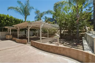 11077 Kalmia Court, Corona, CA 92883 - Photo 32