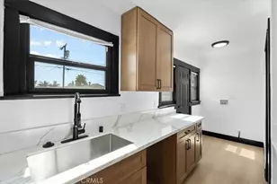 5820 S Van Ness, Los Angeles, CA 90047 - Photo 16