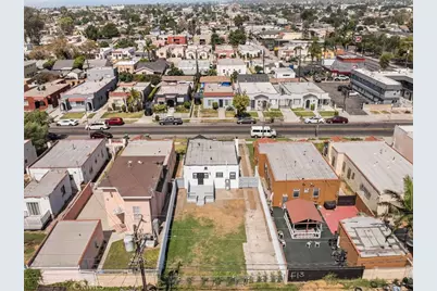 5820 S Van Ness, Los Angeles, CA 90047 - Photo 32