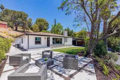 10553 McBroom Street, Sunland, CA 91040 - Photo 2