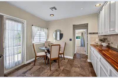 21 W Hilton Avenue, Redlands, CA 92373 - Photo 16