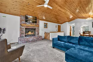 1039 Lausanne, Crestline, CA 92325 - Photo 2