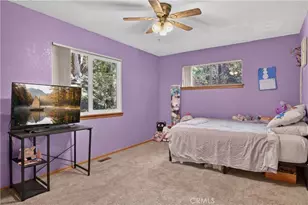 1039 Lausanne, Crestline, CA 92325 - Photo 20