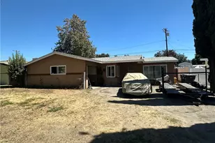 122 E Pioneer Ave, Redlands, CA 92374 - Photo 1