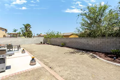15559 Skylark Avenue, Fontana, CA 92336 - Photo 32