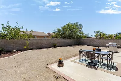 15559 Skylark Avenue, Fontana, CA 92336 - Photo 34