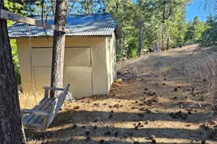 32745 Hilltop, Running Springs, CA 92382 - Photo 40