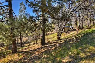 32745 Hilltop, Running Springs, CA 92382 - Photo 34