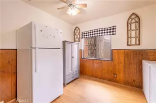 593 Wabash, Sugarloaf, CA 92386 - Photo 16
