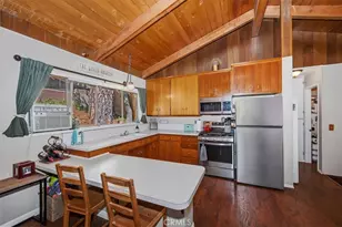 1069 Jungfrau Dr, Crestline, CA 92325 - Photo 10