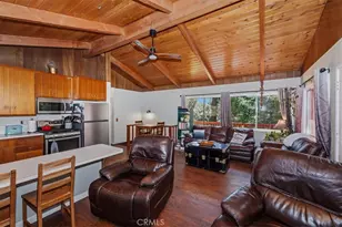 1069 Jungfrau Dr, Crestline, CA 92325 - Photo 10