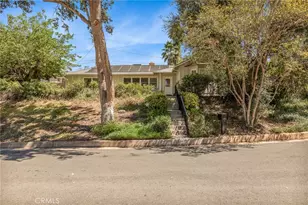 940 Carob, Redlands, CA 92373 - Photo 2