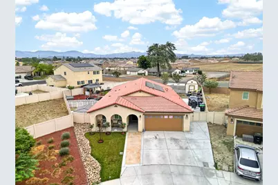 693 Rose Thorn, San Jacinto, CA 92582 - Photo 2