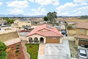 693 Rose Thorn, San Jacinto, CA 92582 - Photo 2