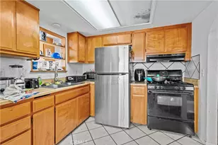 243 W C St, Colton, CA 92324 - Photo 22