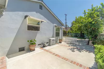 2501 Deodar, Santa Ana, CA 92705 - Photo 32