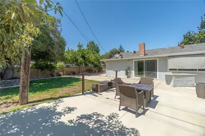 2501 Deodar, Santa Ana, CA 92705 - Photo 34
