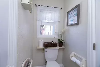 2501 Deodar, Santa Ana, CA 92705 - Photo 20