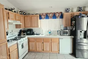 14758 Sandstone, Adelanto, CA 92301 - Photo 4