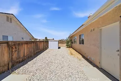 15636 Amber Pointe, Victorville, CA 92394 - Photo 38