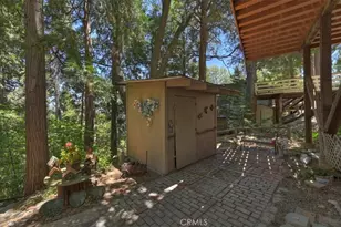 563 E Victoria Ct, Lake Arrowhead, CA 92352 - Photo 4