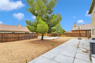 12946 Dos Palmas, Victorville, CA 92392 - Photo 40