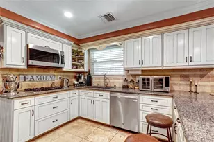 16926 Flanders, Granada Hills, CA 91344 - Photo 14