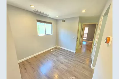 11107 Arminta Street #22, Los Angeles, CA 91352 - Photo 26