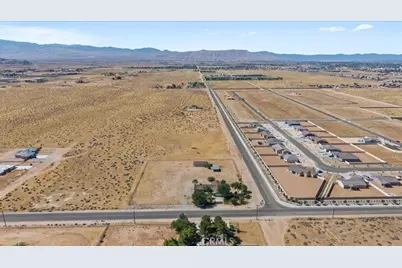 22935 Standing Rock, Apple Valley, CA 92307 - Photo 38